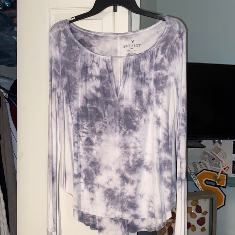 American Eagle Longsleeve